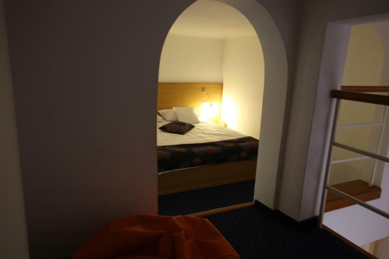 Pension Ferdinand Panzio Sfântu-Gheorghe Exteriör bild