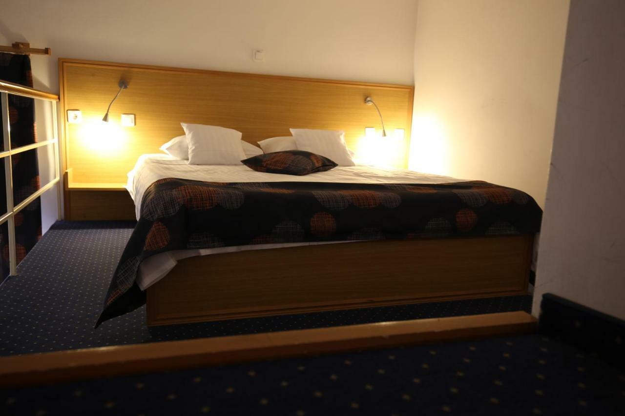 Pension Ferdinand Panzio Sfântu-Gheorghe Exteriör bild
