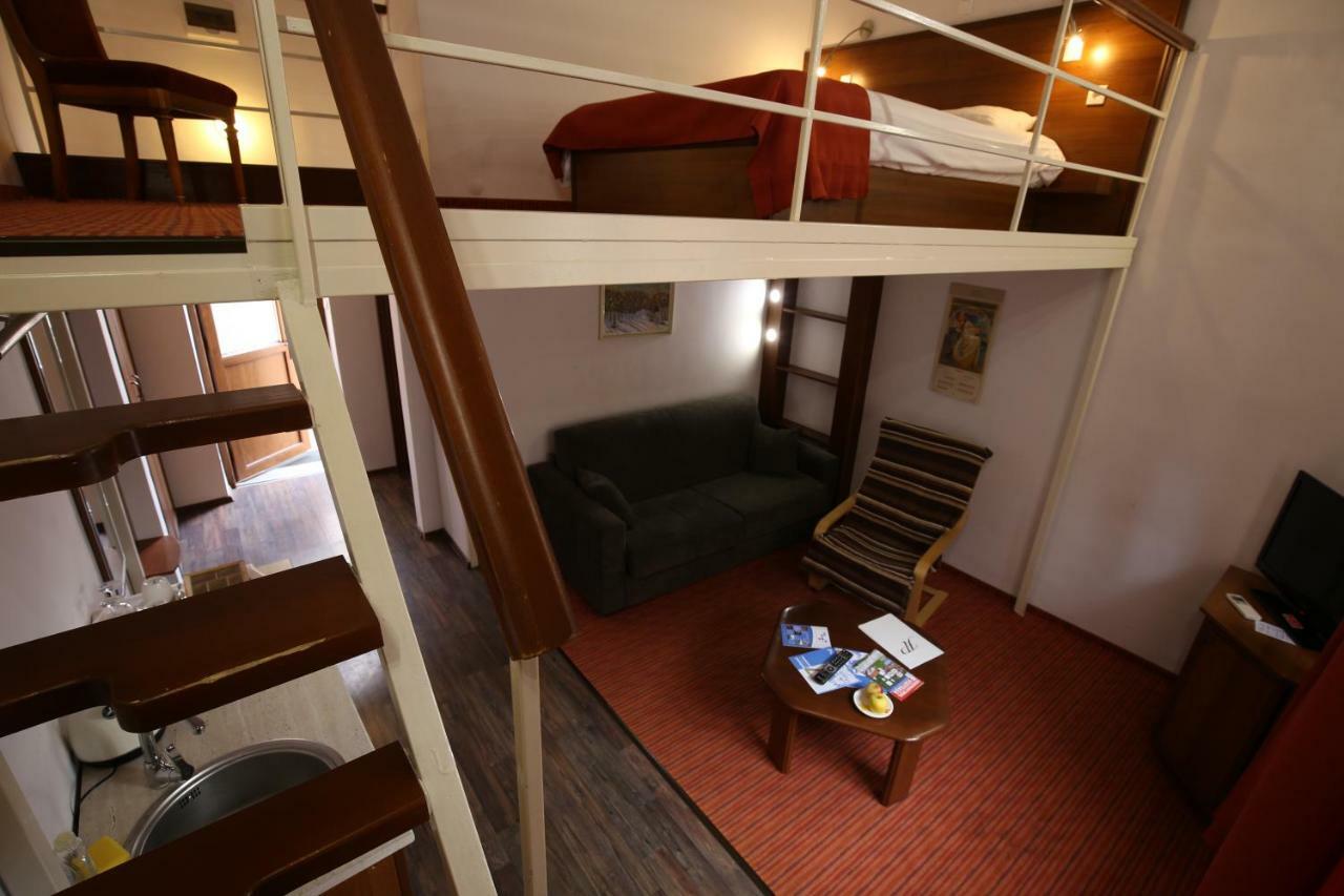 Pension Ferdinand Panzio Sfântu-Gheorghe Exteriör bild