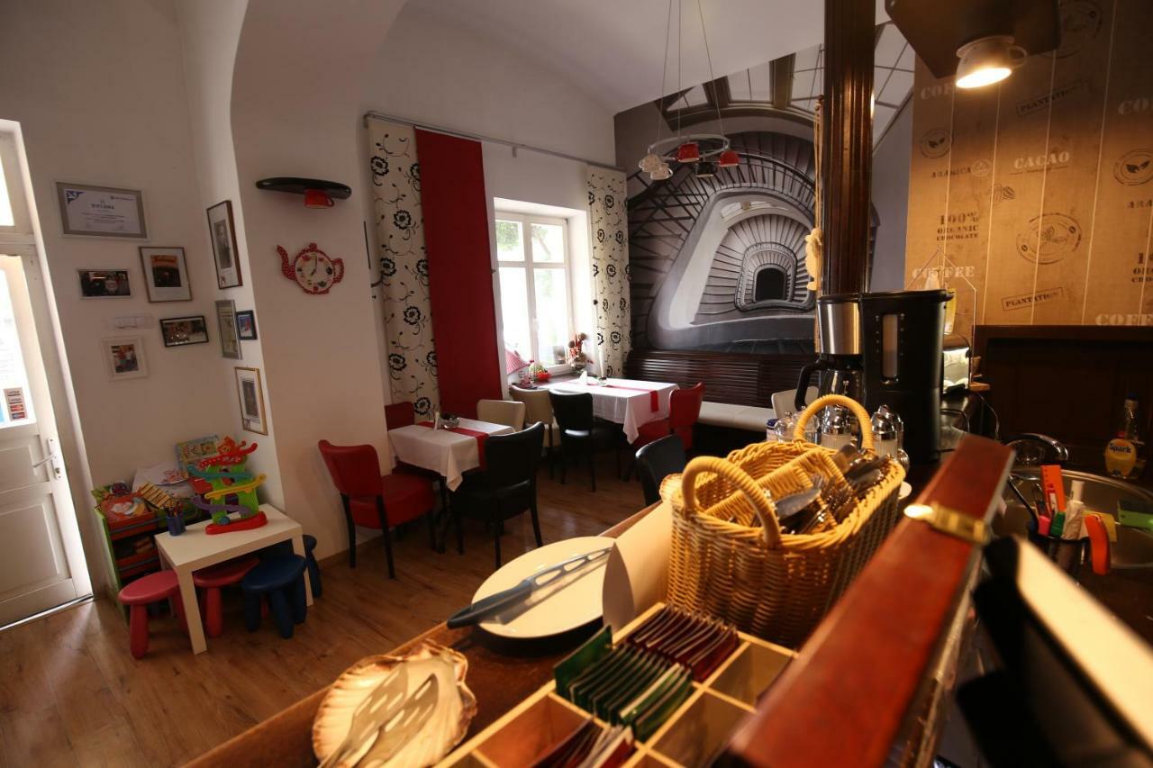 Pension Ferdinand Panzio Sfântu-Gheorghe Exteriör bild
